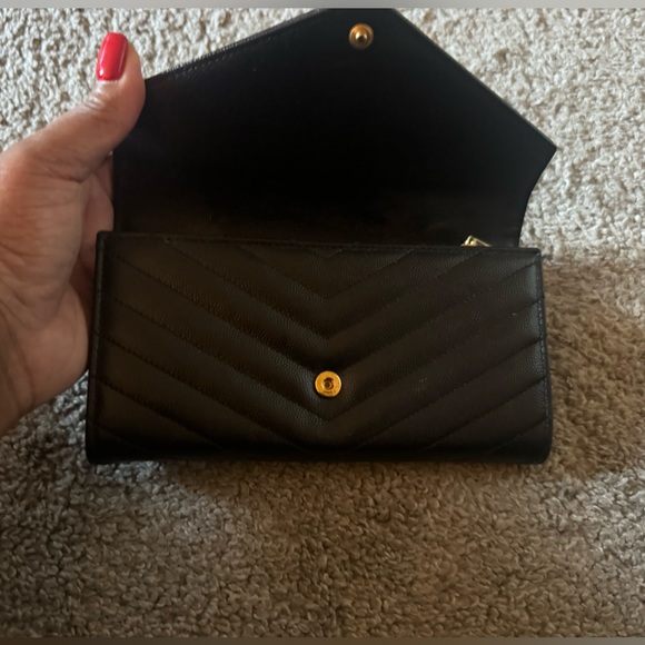 YSL Monogram Large Flap Wallet in Grained Leather - Picture 4 of 11